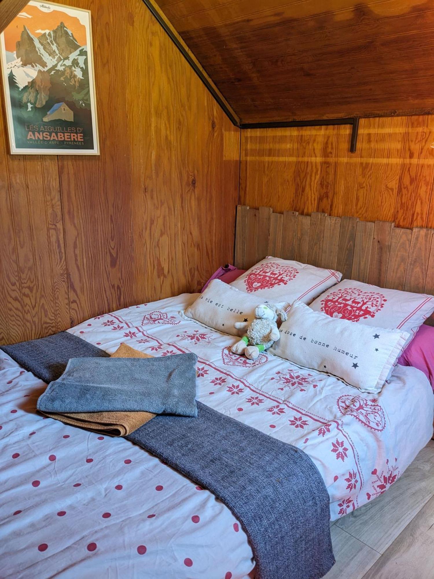 Les Chalets De La Foret D'Issaux Osse-en-Aspe Eksteriør billede