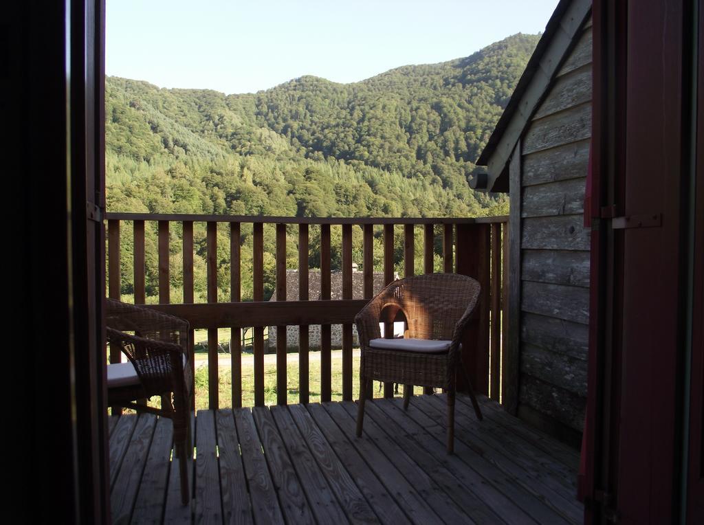 Les Chalets De La Foret D'Issaux Osse-en-Aspe Værelse billede